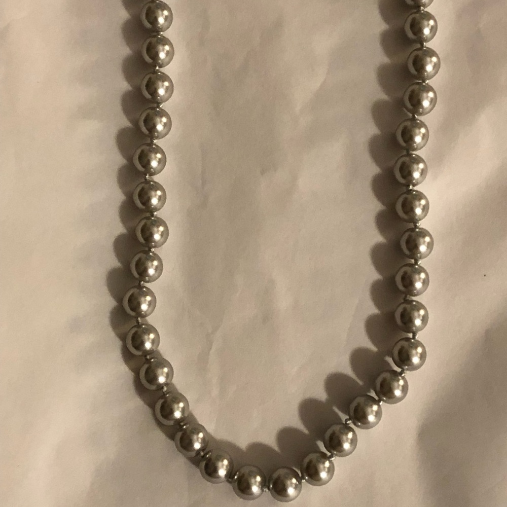 Fashion Grey Pearls
